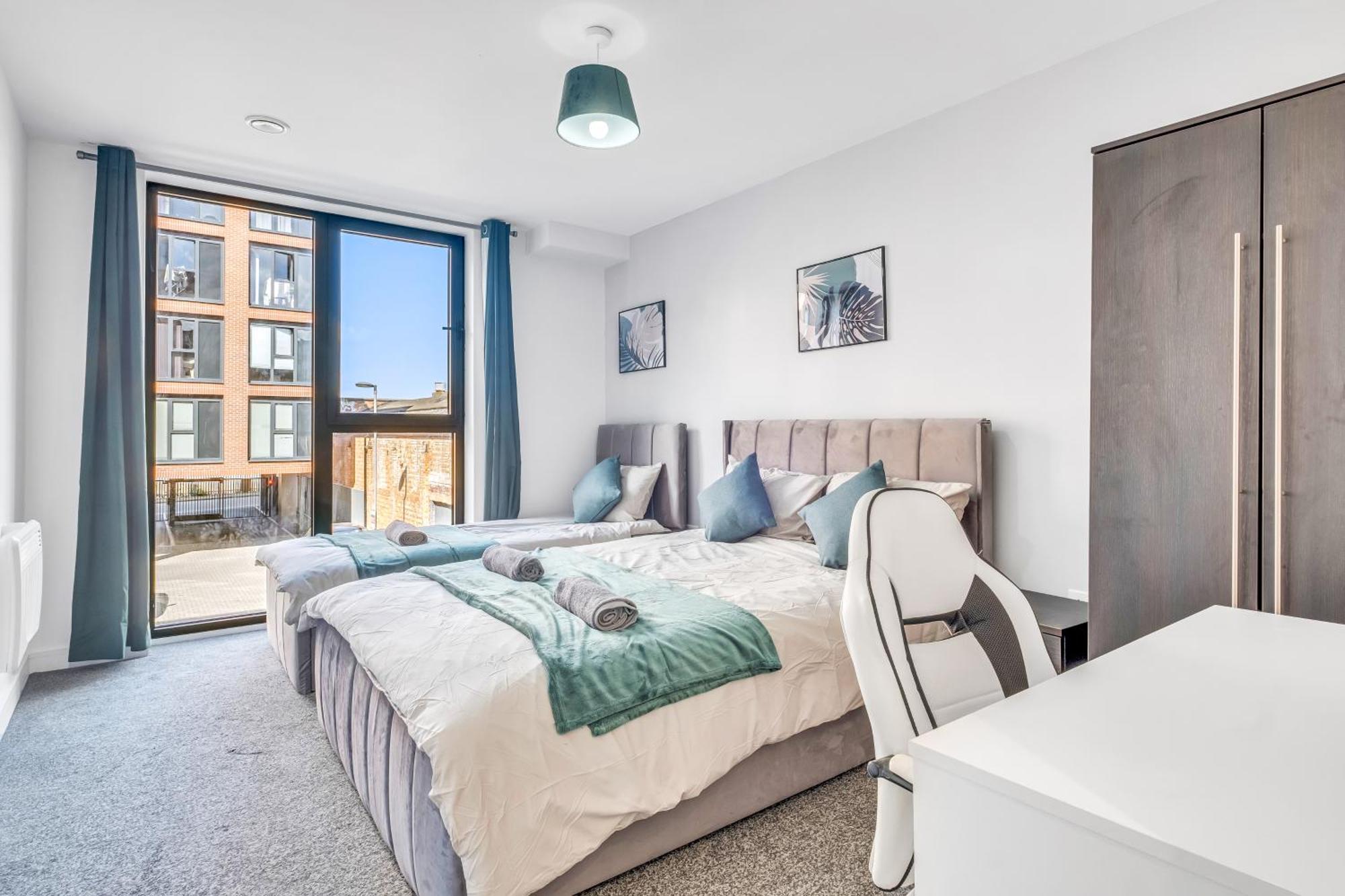 City Centre Emerald Escape - Sleeps-6, 2Beds & 2Baths , Netflix , Free Internet Birmingham Exterior photo