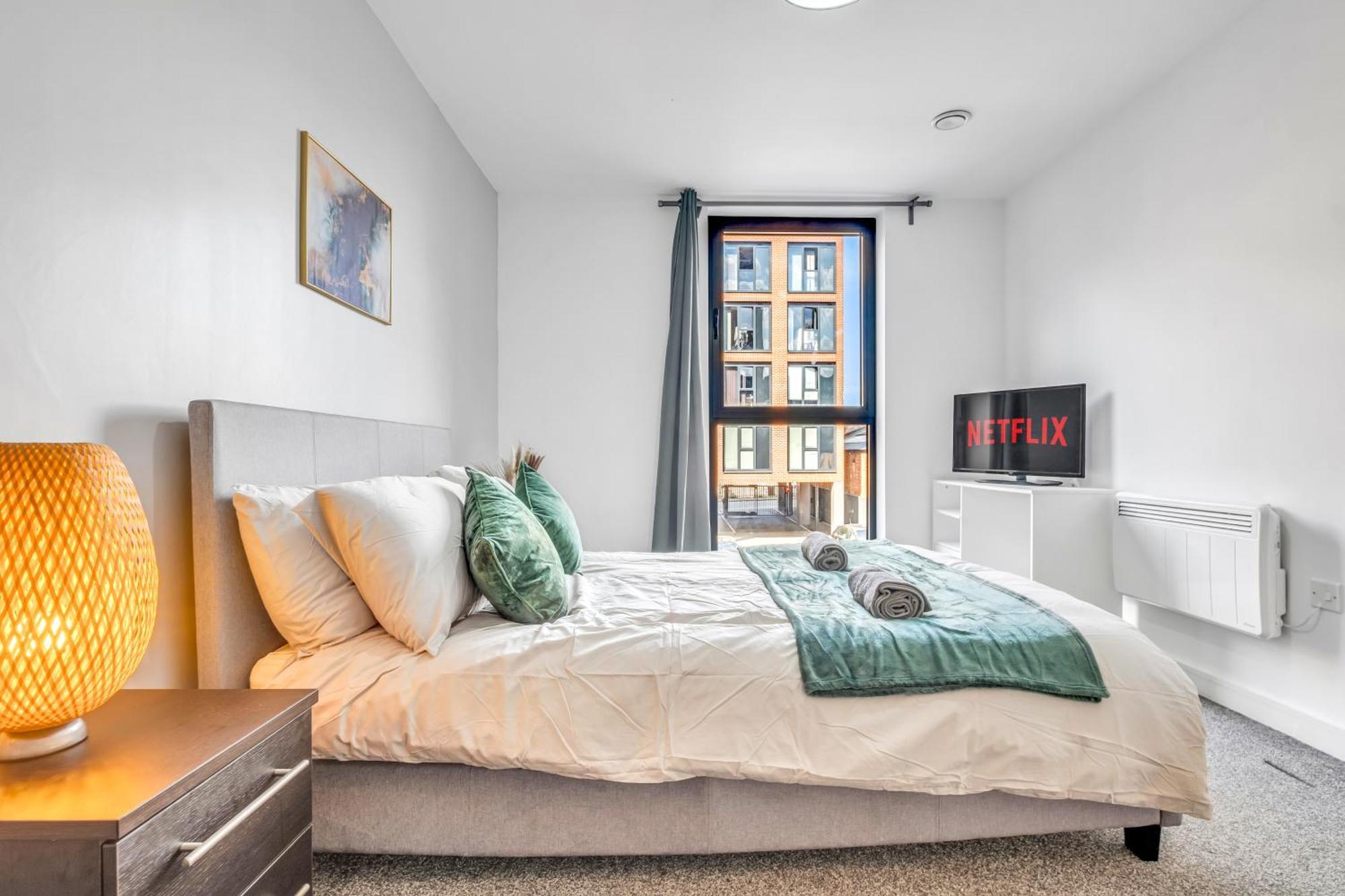 City Centre Emerald Escape - Sleeps-6, 2Beds & 2Baths , Netflix , Free Internet Birmingham Exterior photo